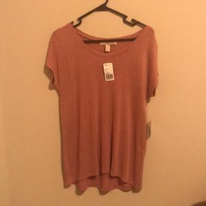 Short sleeve tshirt. longer at the bottom